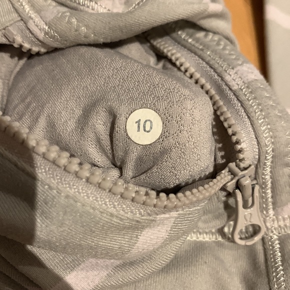 Lululemon Forme Jacket Cuffins Pop Stripe Heathered Dune / Barely Pink -size 10 - Picture 9 of 16